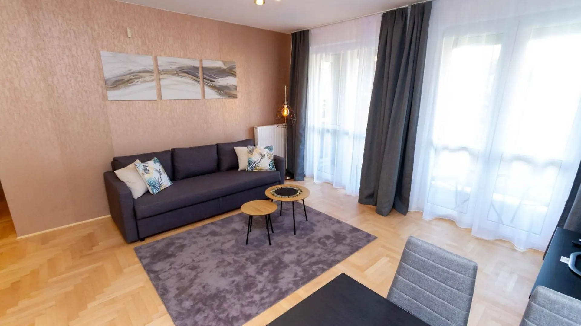 Apartamento Gozsdu White Raven Residence 105 - Free Parking, Terrace Budapeste
